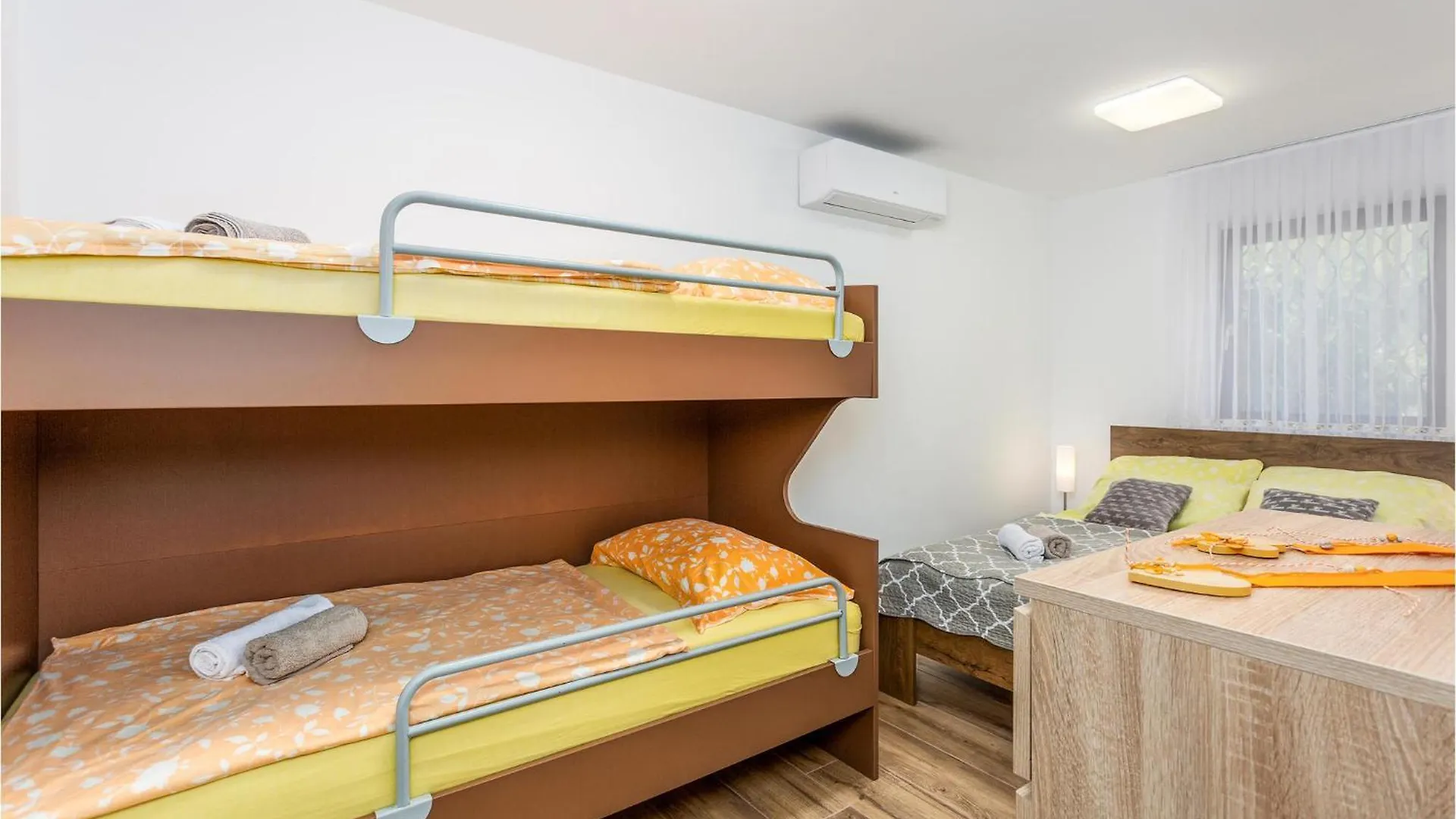別荘 Stunning Home In Muraj With Kitchen Kornić